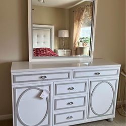 Dresser , Mirror ,modern Style 