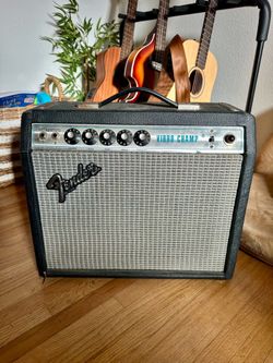 Vintage 70’s Fender Vibro Champ silverface tube amp