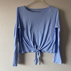 Arizona Jean Co., Women’s Light Blue Longsleeve Front Tie Shirt, Size M