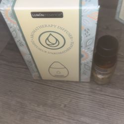 brand new small diffuser with a brand new oil would make a great gift for a coworker, etc.