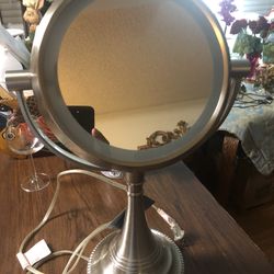 Natural Daylight Vanity Mirror