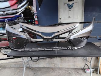 Toyota camry 2018-2020 front bumper oem