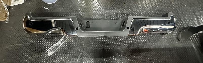 17-22 FORD F-250 / F-350 SUPER DUTY MODELS REAR BUMPER CHROME W SENSOR HOLES OPEN BOX