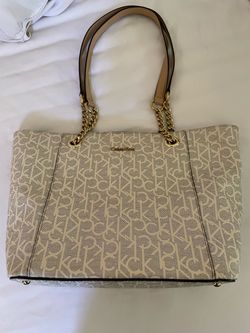 Beautiful Calvin Klein shoulder bag