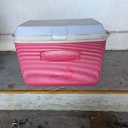 Rubbermaid Cooler, 48 Quart Ice Chest
