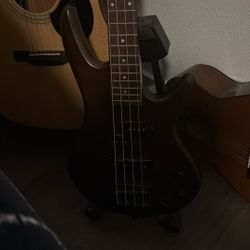 ibanez mikro bass