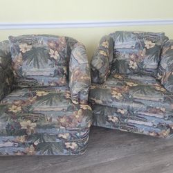 Quirky Beach-Theme Barrel Swivel Chairs