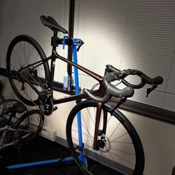 GIANT TCR ADVANCED DISC 2 PRO COMPACT ROAD BIKE Medium