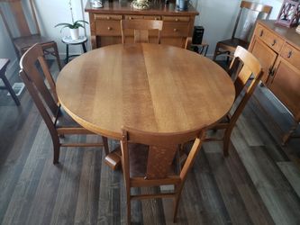Round Oak Antique Dining Table