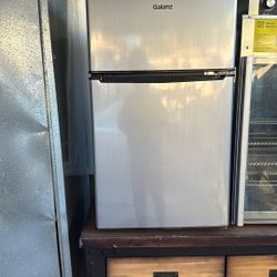 Galanz Refrigerator 