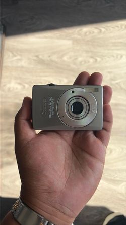 Vintage Canon PowerShot SD750 Digital Camera Digi Cam