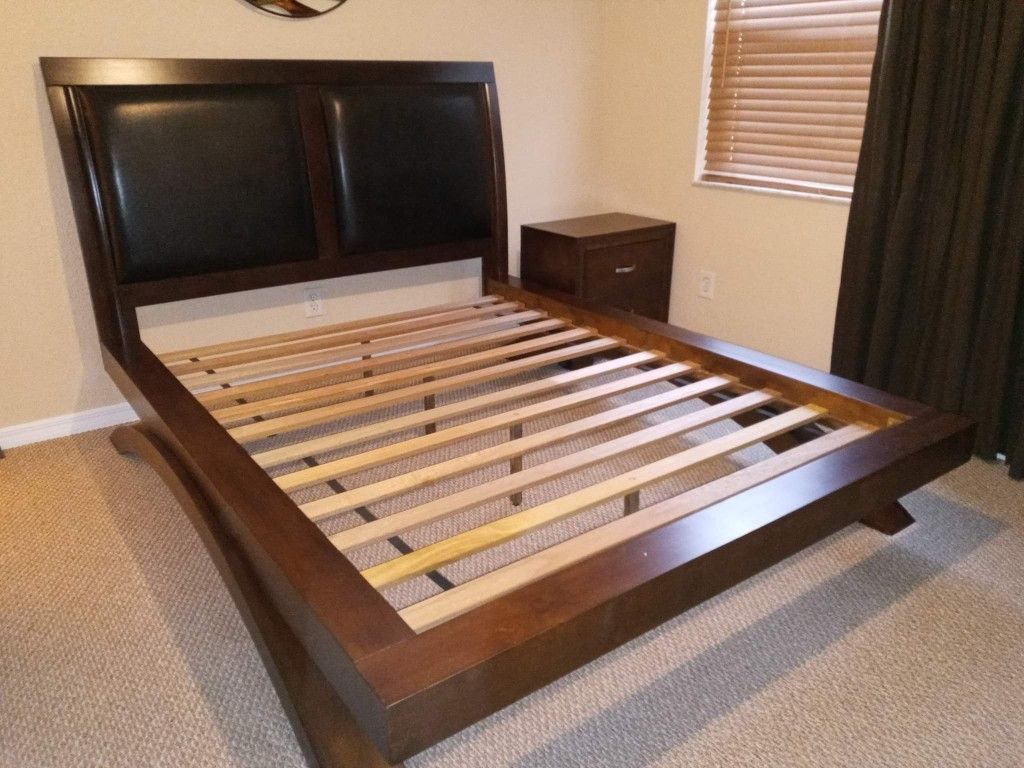 Bedroom set (Raven) - Queen size bed, 1 night stand, 3 chest of drawers.