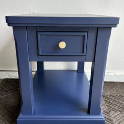 End Table/ Nightstand