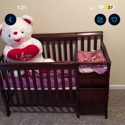 Baby Crib /toddler Bed Never Used 