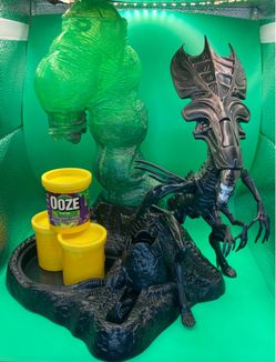 Kenner ALIENS Queen Hive Playset