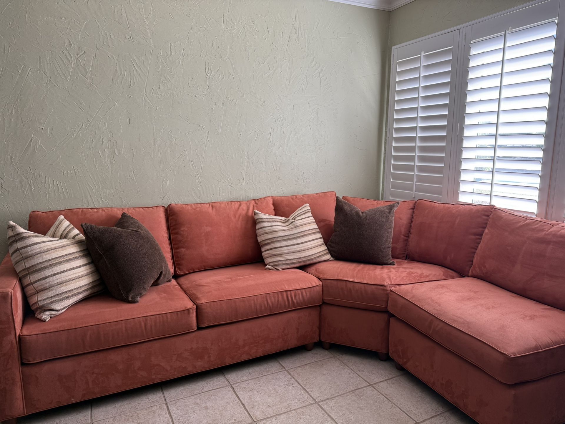 Crate&Barrel sectional Sofa With Full Size Sleeper