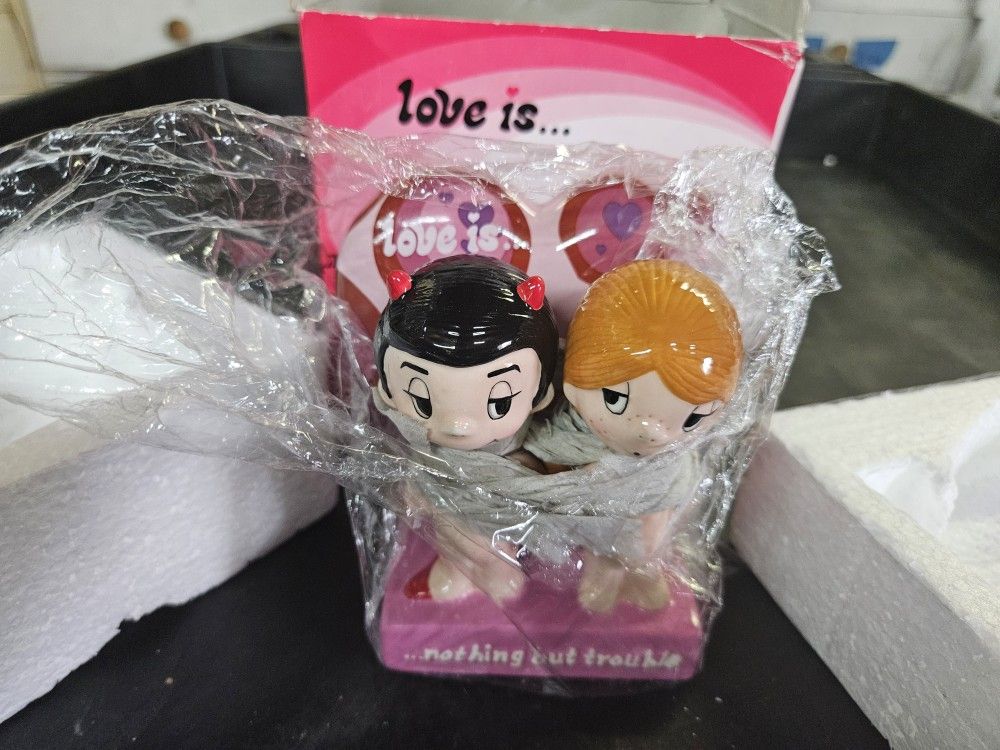 Love Is...Nothing But Trouble Bobble Head Statue By Kim Item 17906 Minikim Holland