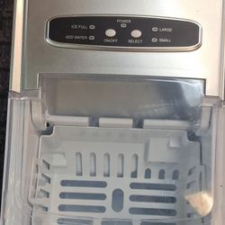 Insignia NS-IMP26SL0 Ice Maker