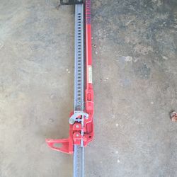 Farm Jack 8,000 pound capacity