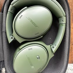 Bose QuietComfort 45 (QC45) noise-cancelling headphones