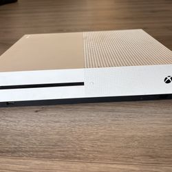 Microsoft Xbox One S 