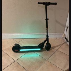 Does Include Charger Kids 10miles Per Hour