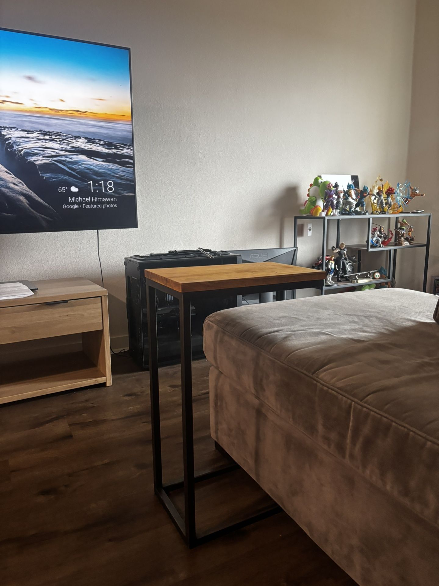 C-shaped End Table / Couch Table