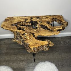 Small side table. The root of elegance: Olive root coffee table