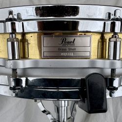 Pearl 10 Lug Free Floating Brass Snare Drum 14" x 3.5"    