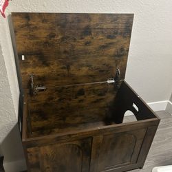 Litter box enclosure 