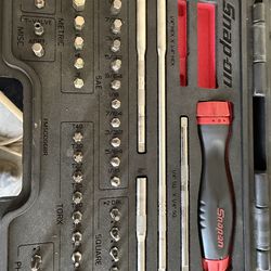 Snap-on SGDMRC44FR RED Foam 44 Piece Ratcheting Screwdriver Master Set