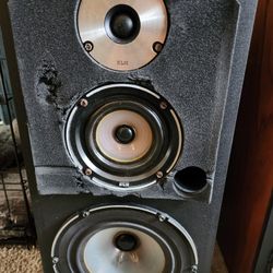KLH 2 3 Way Speakers 