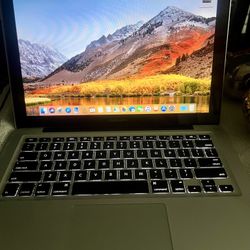 Apple MacBook Pro 7.1 with Charger 