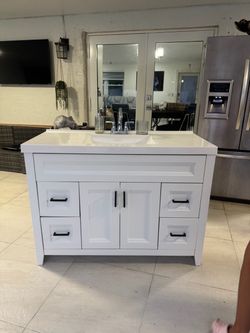 Bathroom vanity