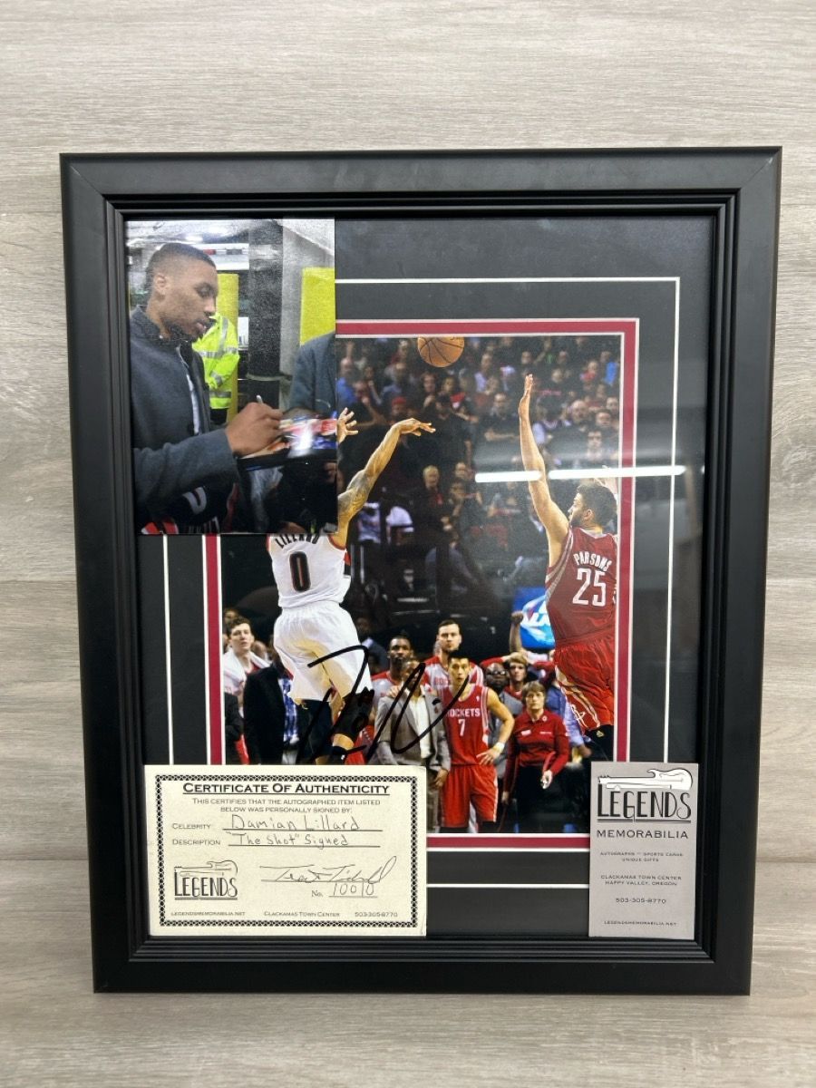Damian Lillard Autographed “The Shot” Photo – 2014 Game-Winner vs. Rockets (PO1019870)