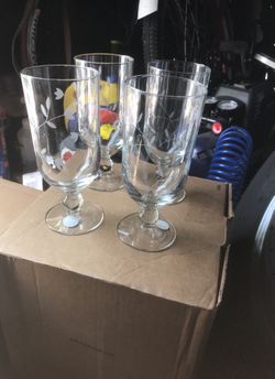 Set de 4 vasos con pedestal princess moderna precio firme 45