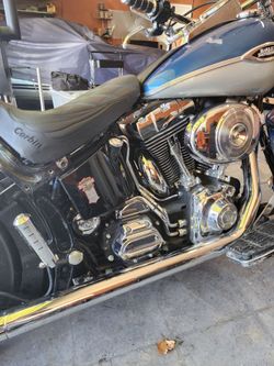 2005 Harley-Davidson Heritage Springer FLSTSC – Damaged / Project – Runs