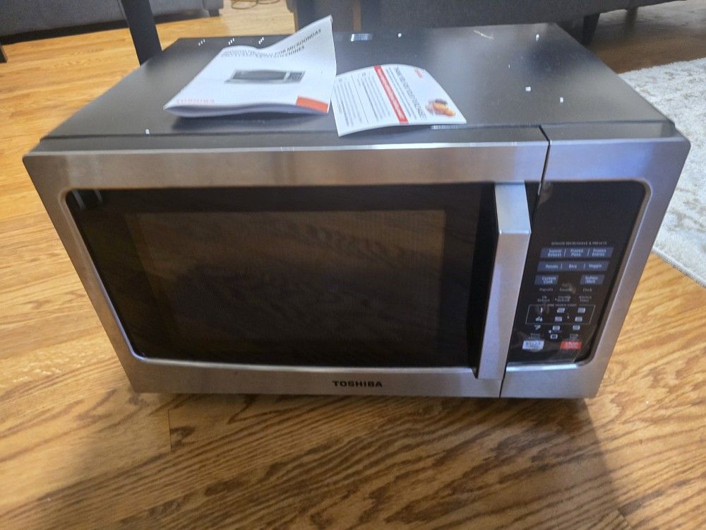 Toshiba Microwave, Stainless Steel