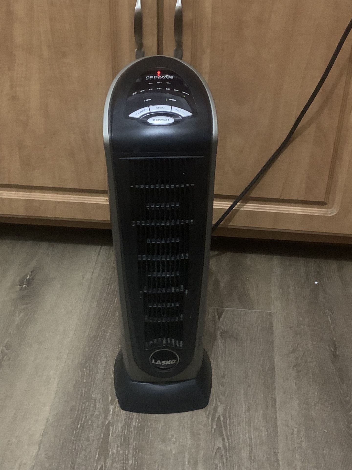 Lasko Oscillating Ceramic Tower Heater