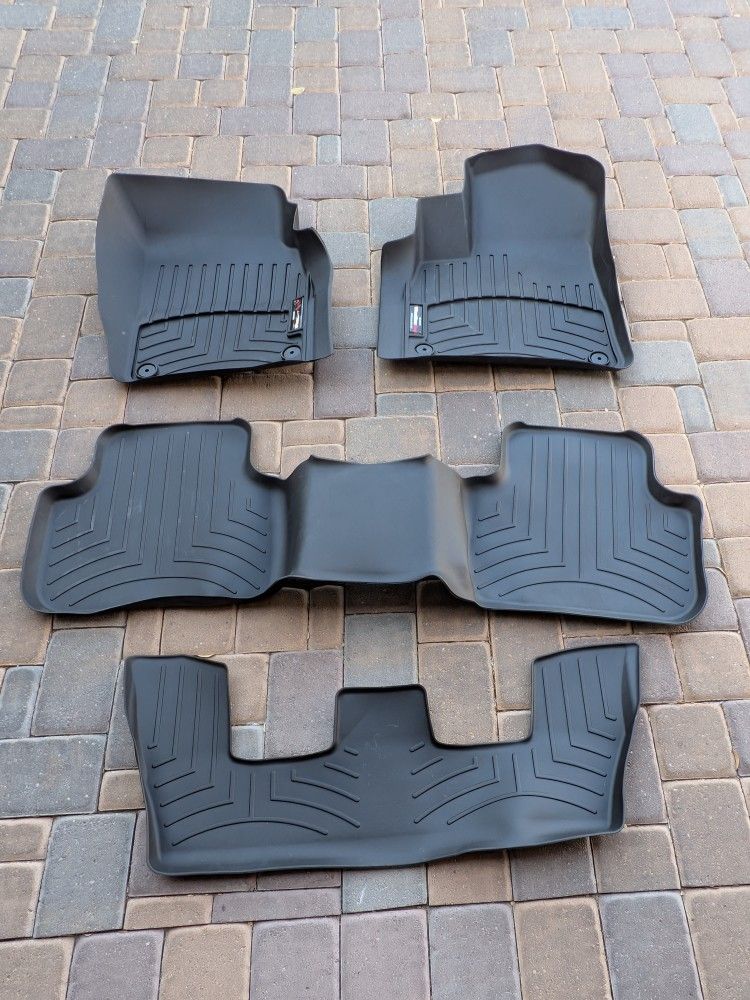 WeatherTech Custom Fit FloorLiners for Audi Q7 - Full Set (44887-1-2-3), Black