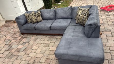 Sofa sectional… delivery extra