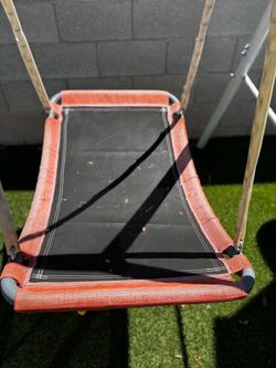 Kids swing set
