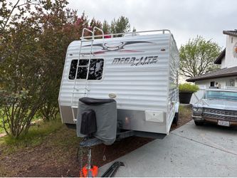 2008 Toy hauler