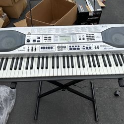 Casio General Midi Keyboard with stand