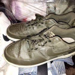 Nikes 9.5 Vintage Still New