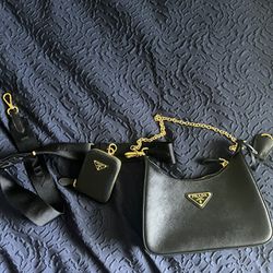 Prada Re-Edition 2005 Saffiano leather bag,