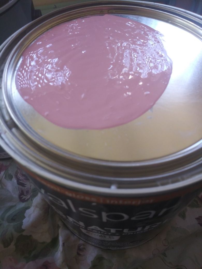 Pinturas. Satin el gris y semi gloss el rosa