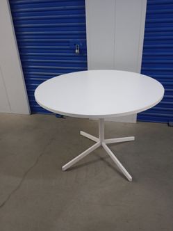 Round table by popping $100