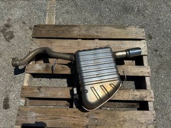 17-19 Jaguar XE MUFFLER EXHAUST LEFT DRIVER SIDE XB430 HX73-5K243-RB