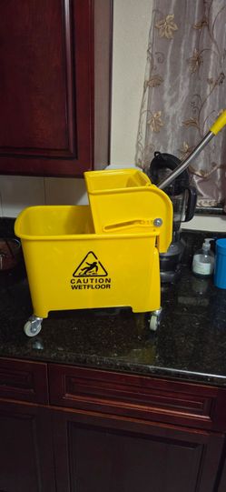 Commercial Mop Bucket with Wringer - 26 Qt, Wheels, Yellow